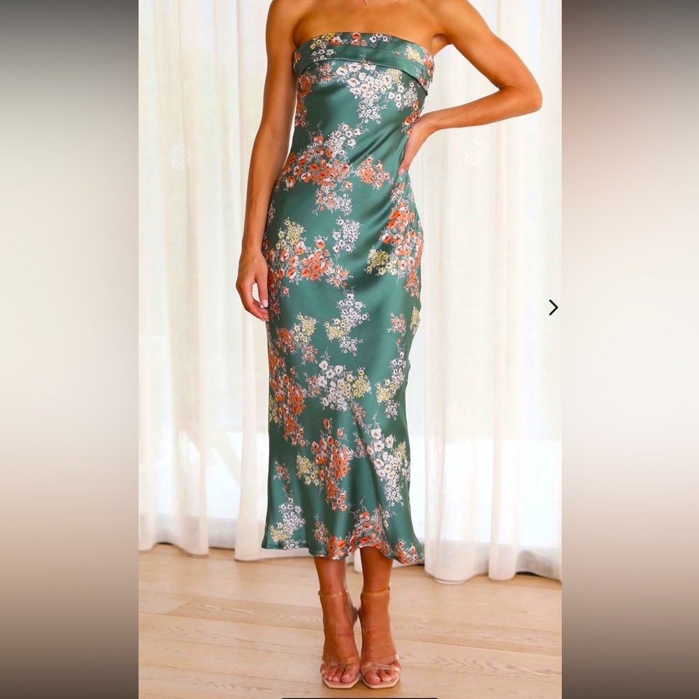 Formal dress. Perfect for wedding guest. Never worn.